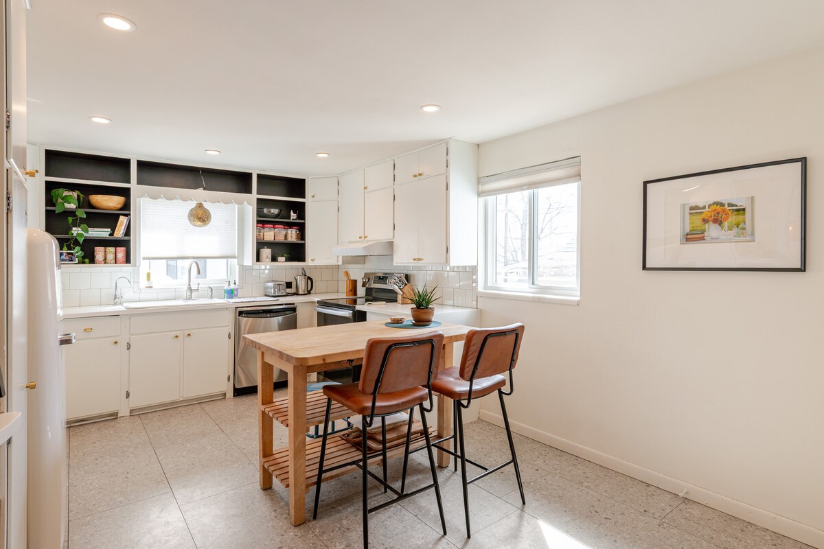 Full kitchen and dining area